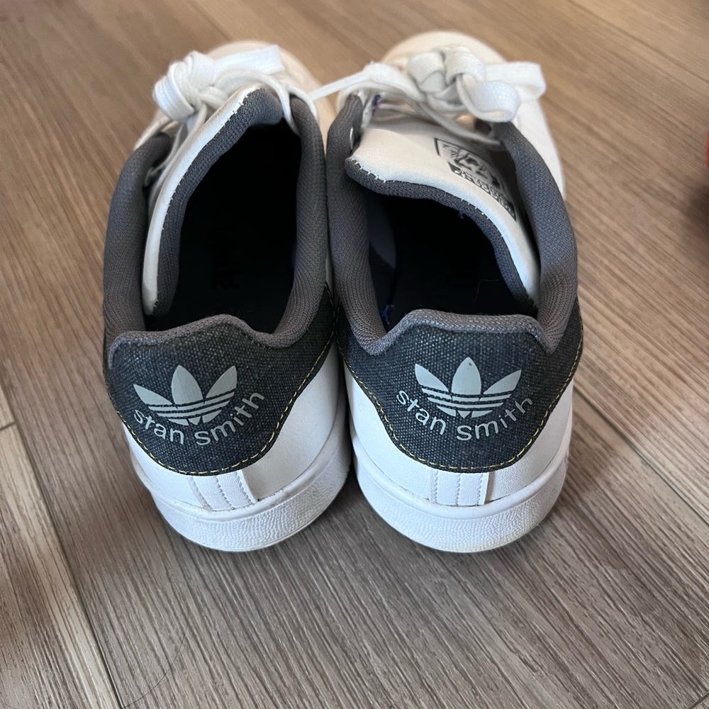 Stan Smiths - Picture 4 of 5